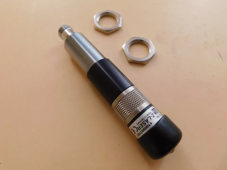 Указатель Z-LASER Z30m18b-f-640-lg90